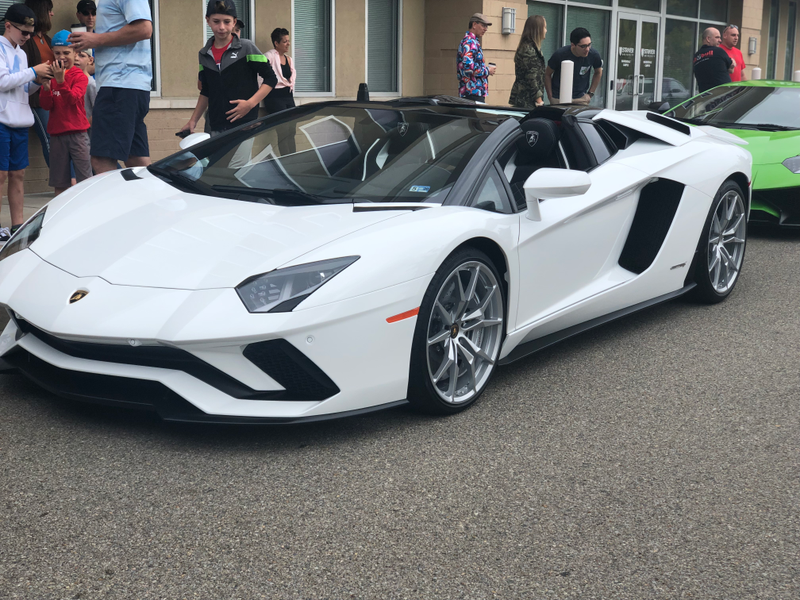 More cars need silver wheels, black is overplayed